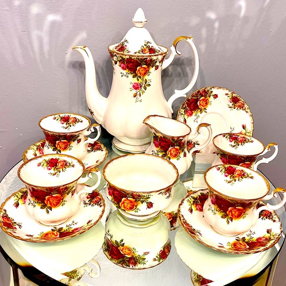 Royal Albert 11 Pc ‘62 “Tea for 4” Vintage Bone China Old Country Roses MintCond - Picture 1 of 16